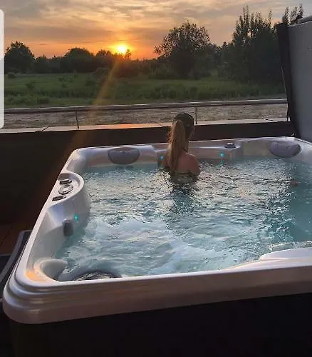 - Jacuzzi Rzeszów